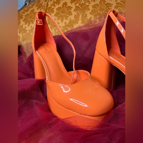 EUC Circus by Sam Edelman Rosa Two-Piece Ankle-Strap Platform Pumps Size 9 - Picture 5 of 10